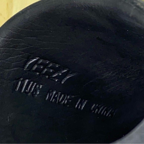 Adidas Yeezy Slides Onyx Black Mens Size 11 US HQ6448 - Picture 5 of 16